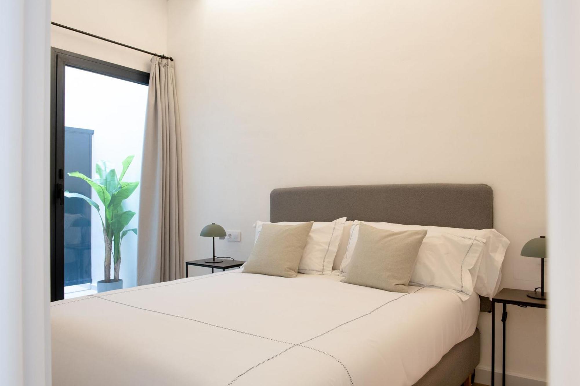 Santa Ana 18 Suite Apartments Севилья Экстерьер фото
