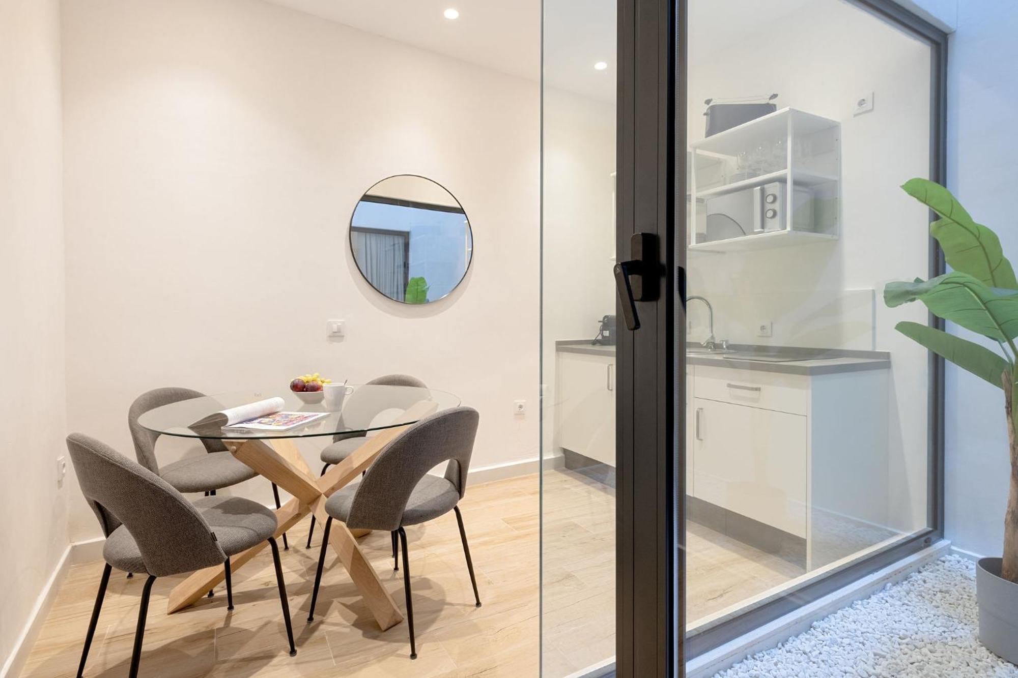Santa Ana 18 Suite Apartments Севилья Экстерьер фото